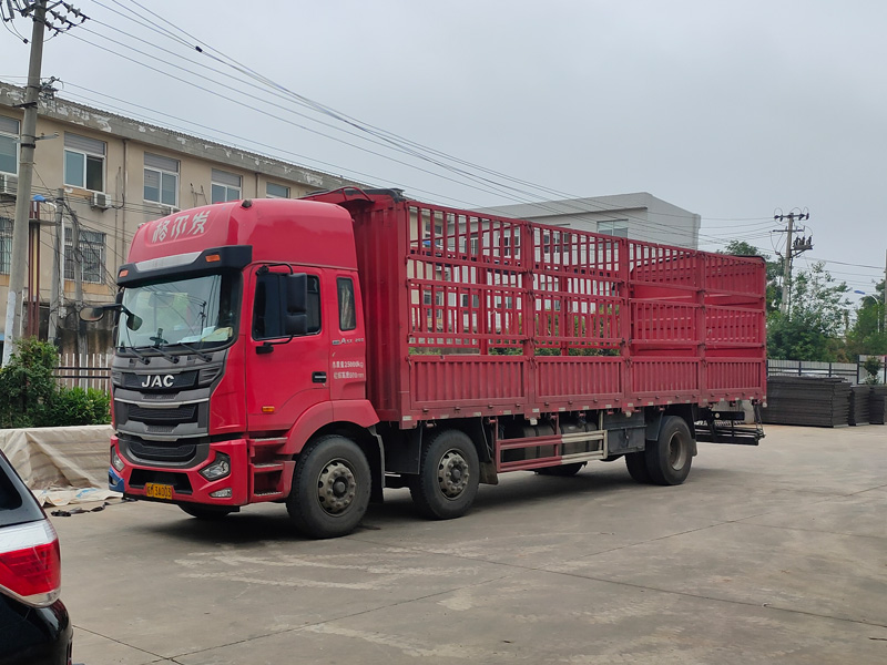 2023年5月29日鋅鋼連廊欄桿裝車發貨！