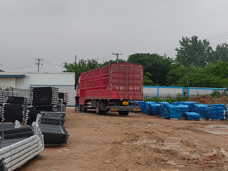 2023年5月30日鋅鋼護窗欄桿裝車發(fā)貨！