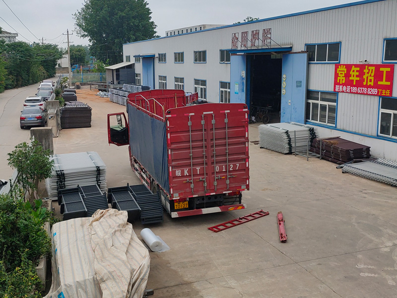 2023年5月31日鋅鋼組裝欄桿裝車(chē)發(fā)貨！