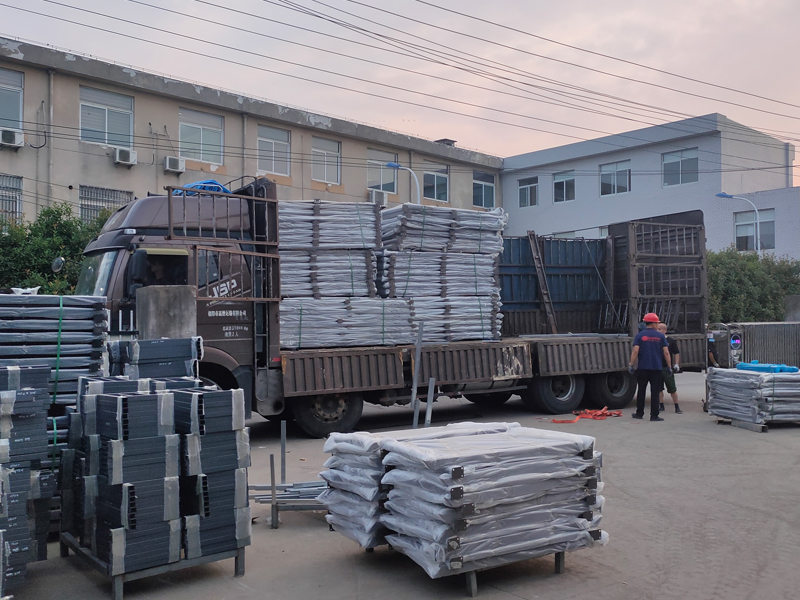 2023年6月15日鋅鋼護窗欄桿裝車發貨！