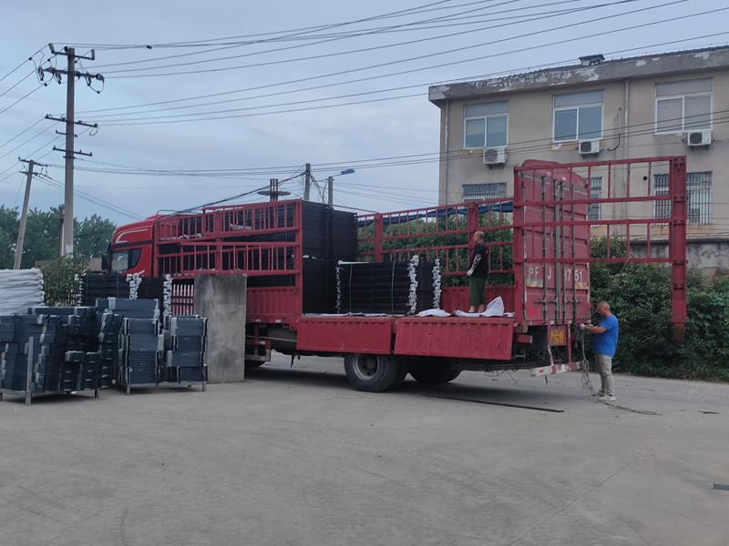 2023年6月19日鋅鋼護窗欄桿裝車發(fā)貨！