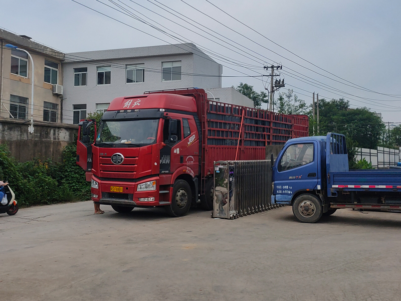 2023年6月21日鋁合金百葉窗裝車發(fā)貨！