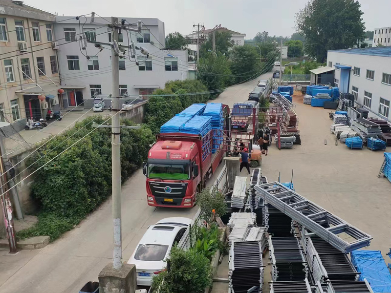 2023年7月6日鋅鋼陽臺(tái)護(hù)欄裝車發(fā)貨！