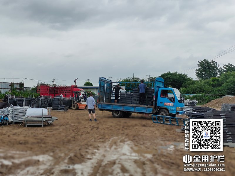 2023年8月2日鋅鋼飄窗欄桿裝車發貨! 2023年8月2日鋅鋼飄窗欄桿裝車發貨!