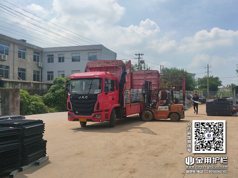 2023年8月3日鋅鋼陽(yáng)臺(tái)護(hù)欄裝車(chē)發(fā)貨! 2023年8月3日鋅鋼陽(yáng)臺(tái)護(hù)欄裝車(chē)發(fā)貨!