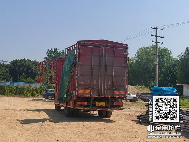 2023年8月16日鋅鋼護窗欄桿裝車發貨！