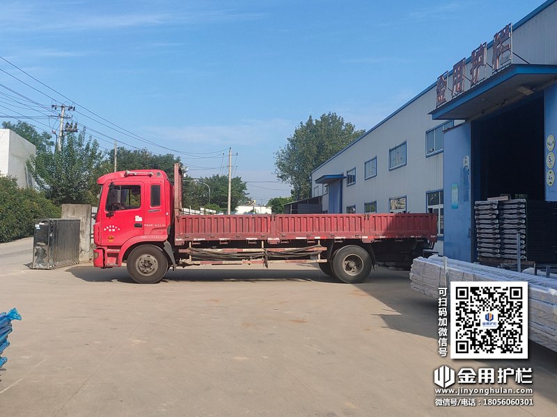 2023年9月1日鋅鋼組裝式護欄裝車發貨！