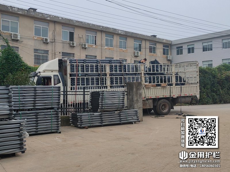 2023年10月9日鋅鋼陽臺護欄裝車發貨! 2023年10月9日鋅鋼陽臺護欄裝車發貨!
