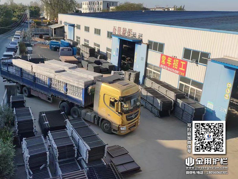 2023年11月3日鋅鋼陽臺護欄裝車發(fā)貨！