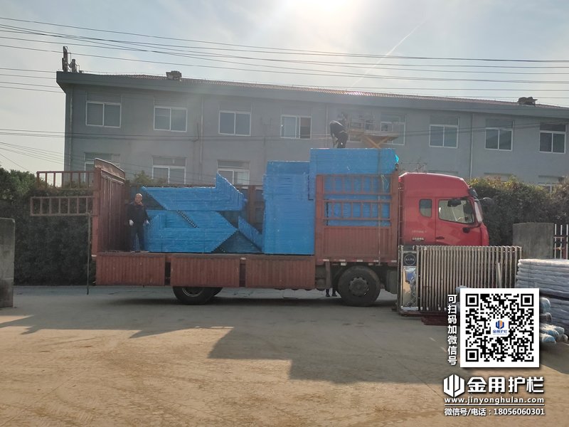 2023年11月10日鋅鋼護窗欄桿裝車發貨！