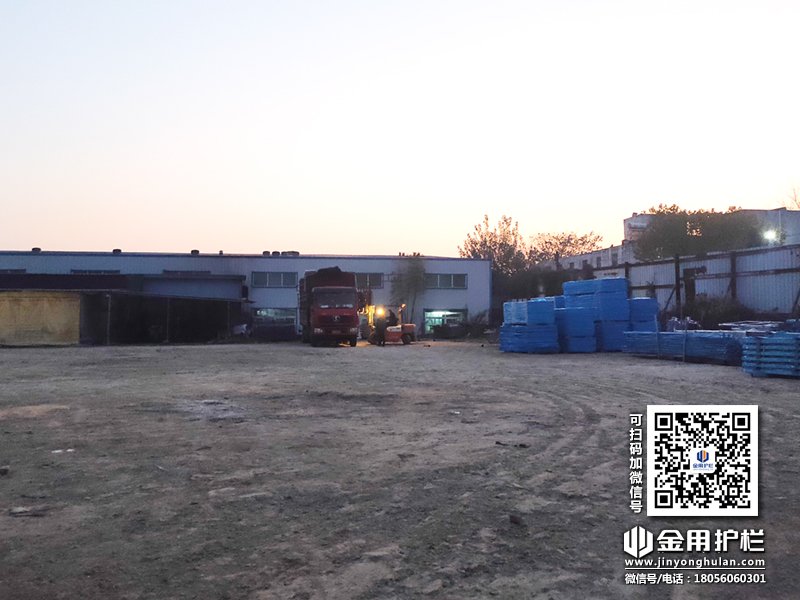 2023年12月4日鋅鋼陽臺護欄裝車發貨！