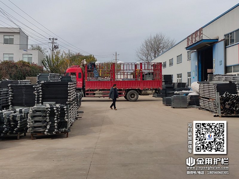 2023年12月6日鋅鋼百葉窗裝車發貨！