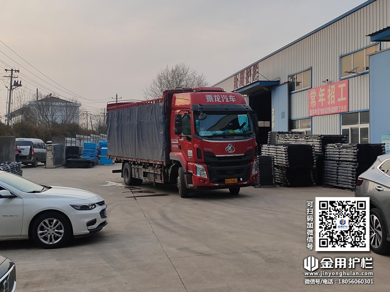 2024年4月1日鋅鋼百葉窗裝車發貨！