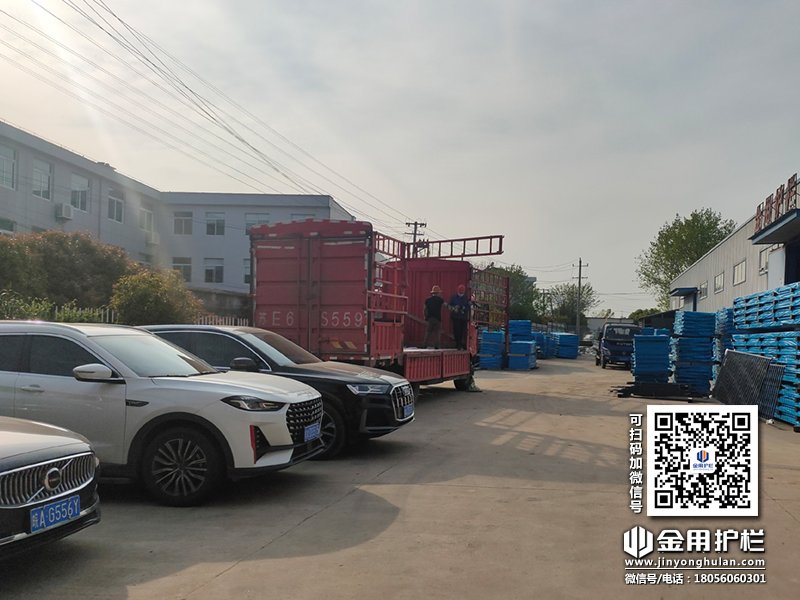 2024年4月11日鋅鋼百葉窗裝車發(fā)貨！