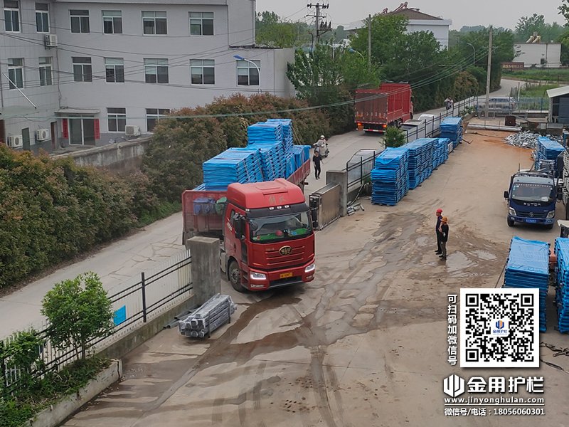 2024年4月20日鋅鋼陽(yáng)臺(tái)欄桿裝車(chē)發(fā)貨！