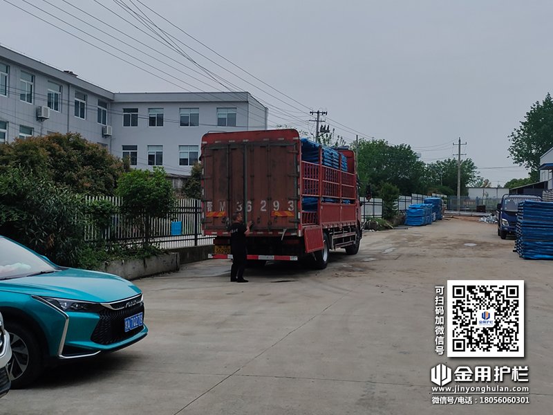 2024年4月22日鋅鋼陽臺護欄裝車發貨！