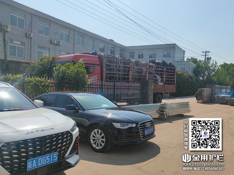 2024年5月7日鋅鋼空調護欄裝車發貨！