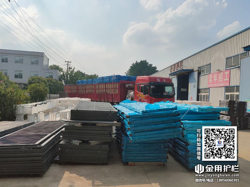 2024年5月25日鋅鋼陽臺護欄裝車發貨! 2024年5月25日鋅鋼陽臺護欄裝車發貨!