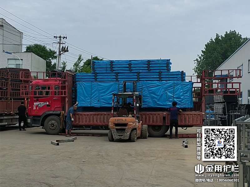 2024年6月11日鋅鋼陽(yáng)臺(tái)護(hù)欄裝車(chē)發(fā)貨！