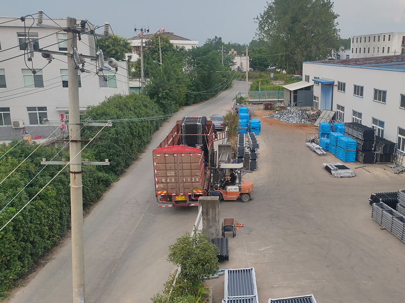 2024年8月7日鋅鋼圍墻護(hù)欄裝車發(fā)貨! 2024年8月7日鋅鋼圍墻護(hù)欄裝車發(fā)貨!