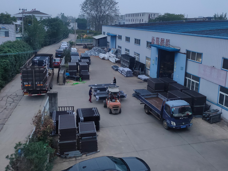 2024年10月17日鋅鋼圍墻護(hù)欄裝車發(fā)貨! 2024年10月17日鋅鋼圍墻護(hù)欄裝車發(fā)貨!