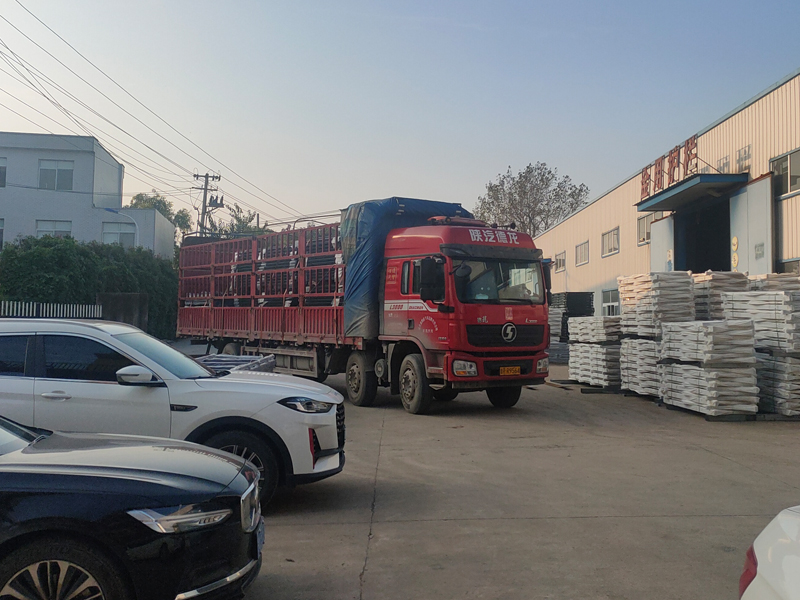 2024年10月30日鋅鋼圍墻護欄裝車發貨！