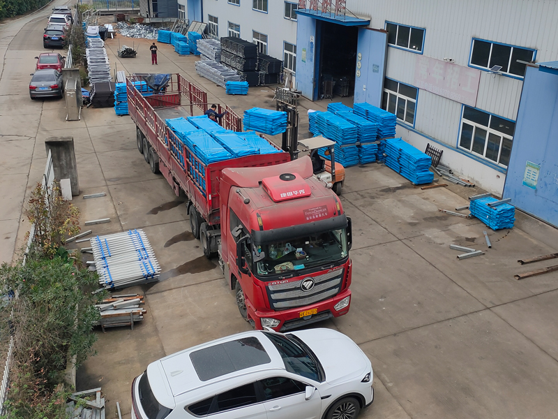 2024年11月21日鋅鋼陽(yáng)臺(tái)護(hù)欄裝車(chē)發(fā)貨! 2024年11月21日鋅鋼陽(yáng)臺(tái)護(hù)欄裝車(chē)發(fā)貨!