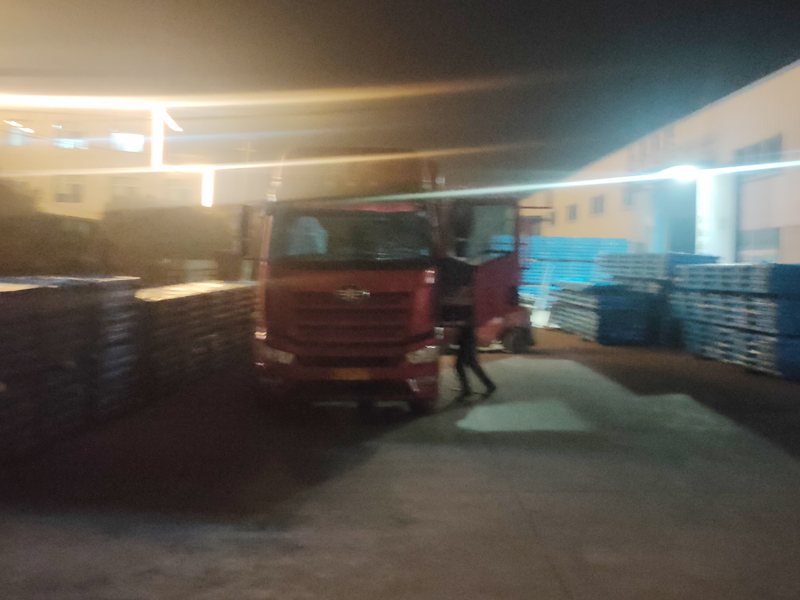 2024年12月20日鋅鋼百葉窗裝車(chē)發(fā)貨! 2024年12月20日鋅鋼百葉窗裝車(chē)發(fā)貨!