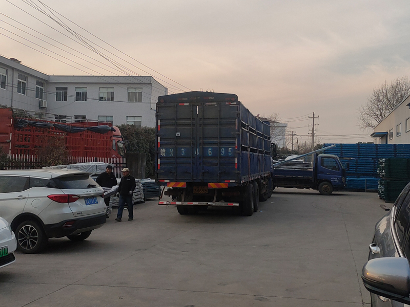 2025年1月13日鋅鋼圍墻護欄裝車發貨！