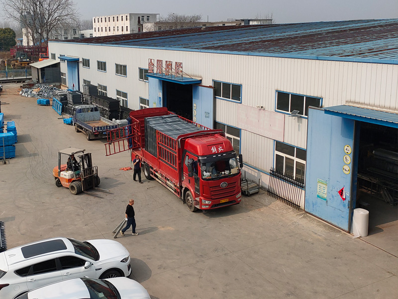 2025年3月8日鋁合金百葉窗裝車發(fā)貨！