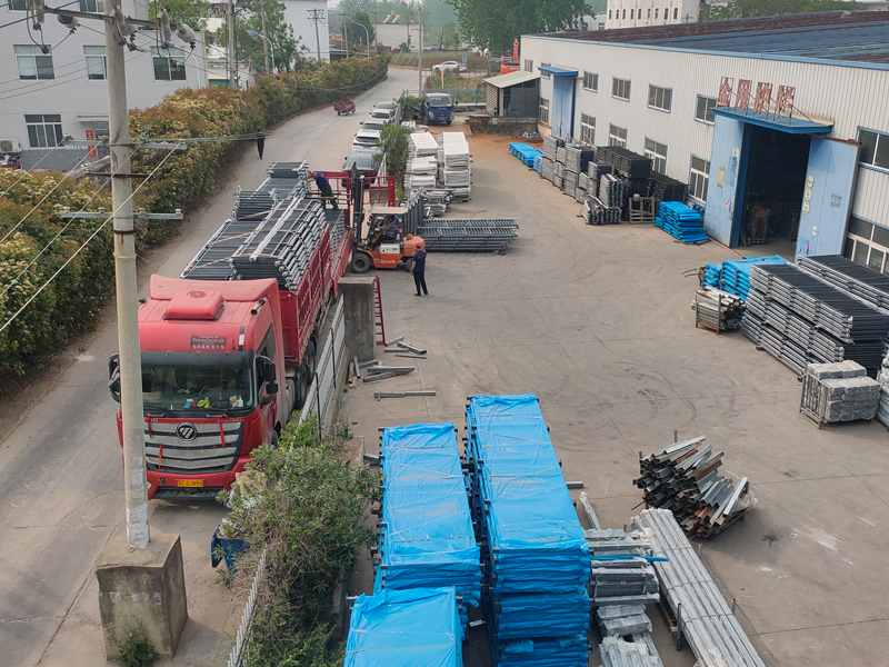 2025年4月21日鋅鋼護(hù)窗欄桿裝車發(fā)貨！