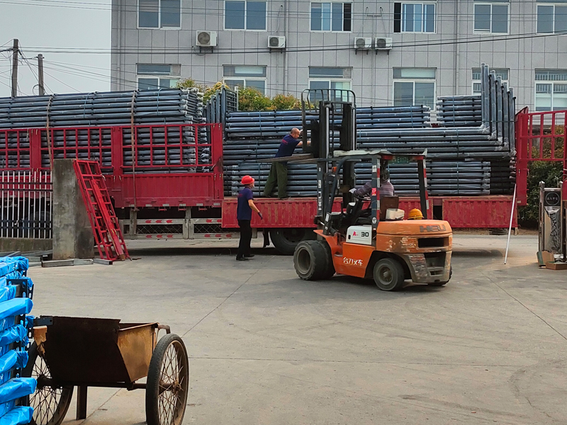 2025年4月22日鋅鋼陽(yáng)臺(tái)欄桿裝車(chē)發(fā)貨！