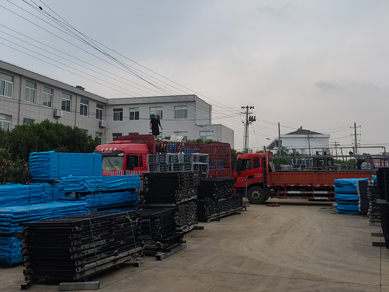 2025年6月14日鋅鋼陽臺護欄裝車發貨！