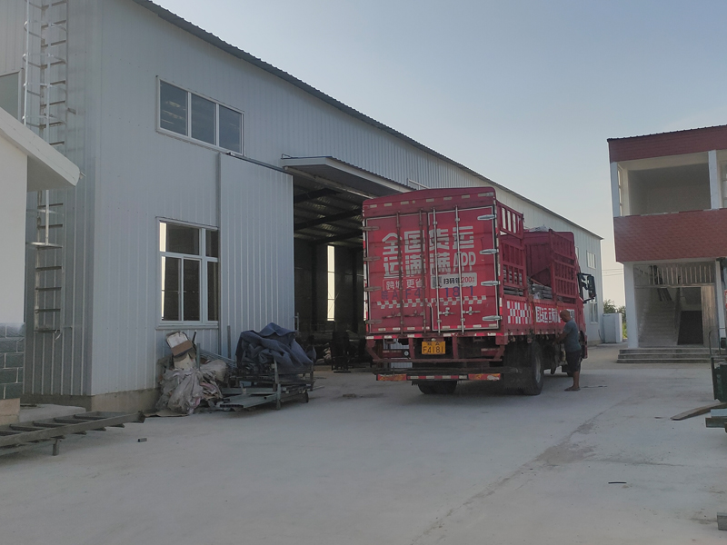 2025年6月19日鋅鋼陽臺欄桿裝車發貨！