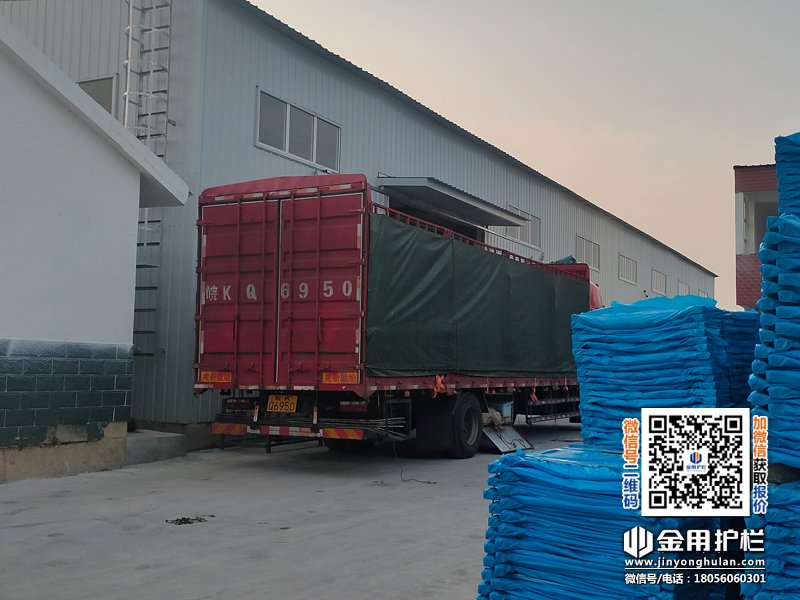 2025年7月14日鋅鋼陽(yáng)臺(tái)護(hù)欄裝車(chē)發(fā)貨！