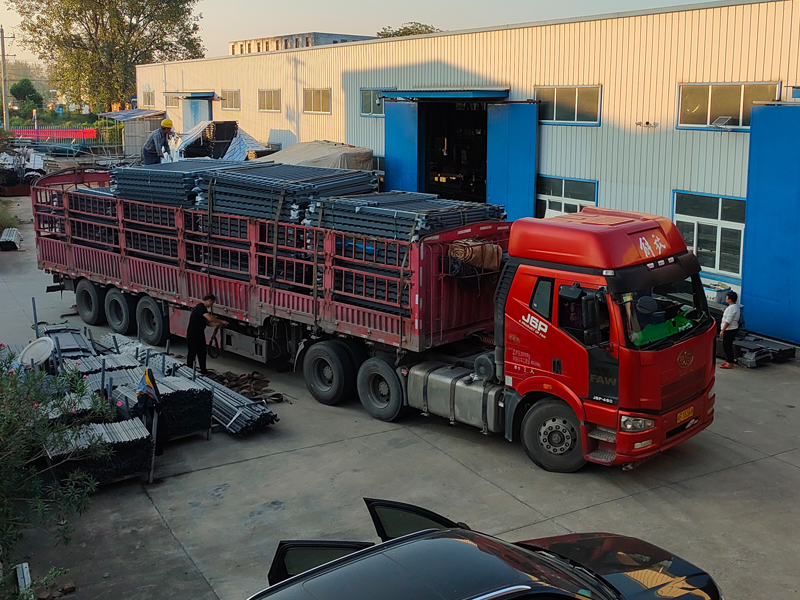 2025年9月26日鋅鋼圍墻護(hù)欄裝車發(fā)貨! 2025年9月26日鋅鋼圍墻護(hù)欄裝車發(fā)貨!